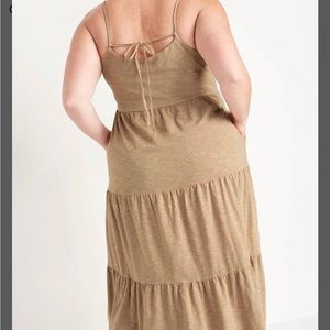 Old Navy Taupe Tiered Midi Halter Dress Size 2x. Small hole on left pocket!